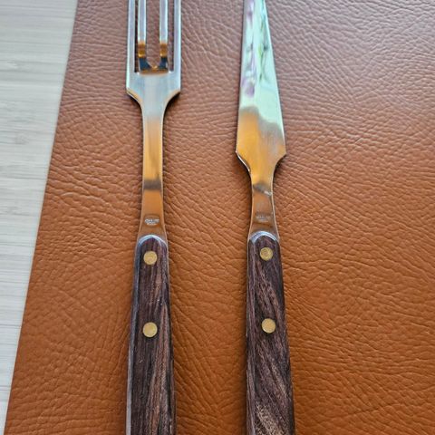 Carving set