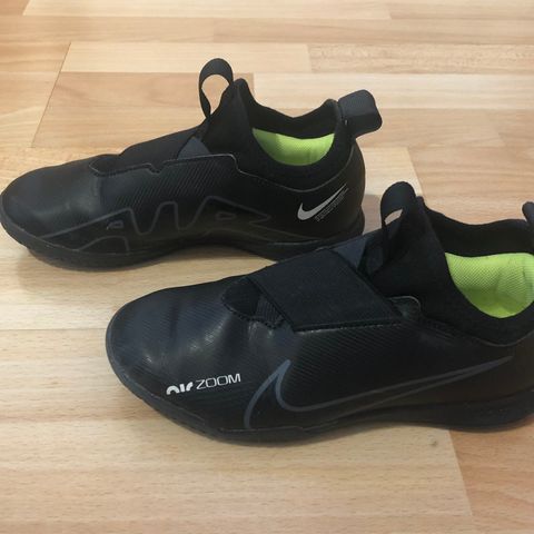 Fotballsko til innebruk, Nike air zoom, str.33,5