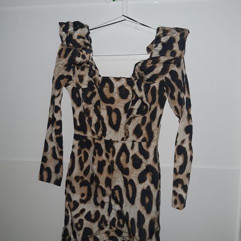 Panthera kjole fra H&M. Str XS