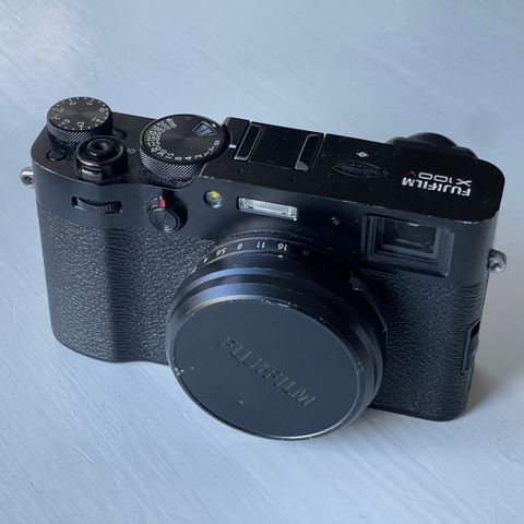 Fujifilm X100V