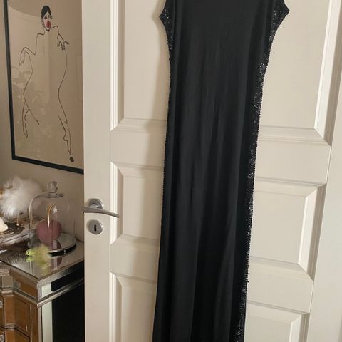 Ny - Maxi kjole med paljetter og spaghettistropper fra Siméquanome Paris Str S