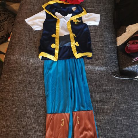 Jake og sjørøverene kostyme. 116 cm