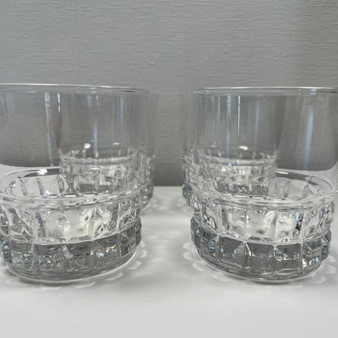 Luminarc  Quadrille Whisky Glass 4 stk (8.8 cm høy x 8.2 cm i diameter)