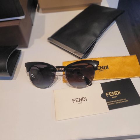 NY - Fendi - Fendi Cat Eye Clubmaster solbriller