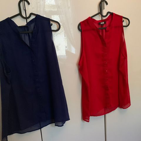 2 stk bluser i blå og rød (str. S)