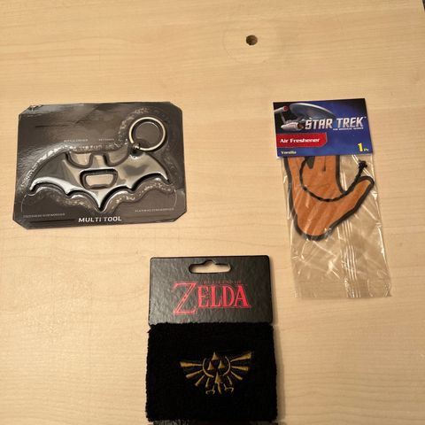 Zelda svettebånd og Batman Keychain