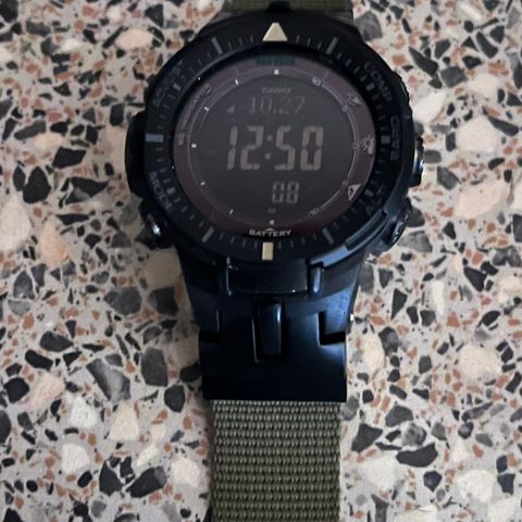 Casio PRW-3000 modifisert med bezel fea PRG-300 + strap fra EBay