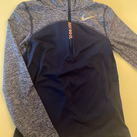 Nike running dri-fit treningsgenser str. 128-137