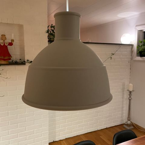 NY PRIS! Muuto taklampe - grå.