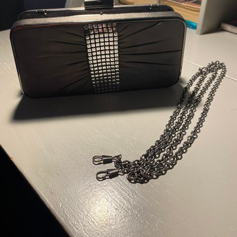 Elegant veske / clutch, grå / sølv