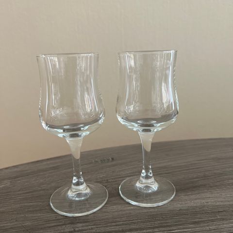 Likørglass / Snappsglass 2 stk á kr 20