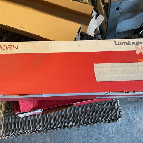 Thorn lysstoffrør lampe, ubrukt. 3 stk