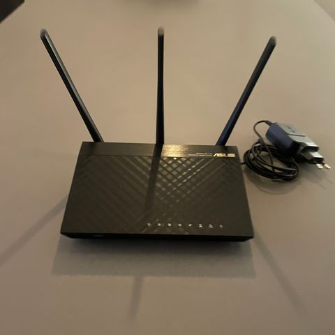 ASUS TRÅDLØS ROUTER