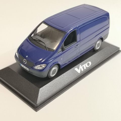 Minichamps / Paul's Model Art 1/43 2003 Mercedes-Benz Vito (W639)