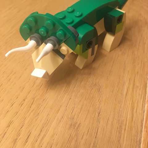 Lego Jurassic World Triceratops foil pack 122006