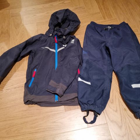 Helly Hansen ytterjakke og gratis utebukse strls 116