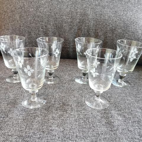 5 vintage vinglass