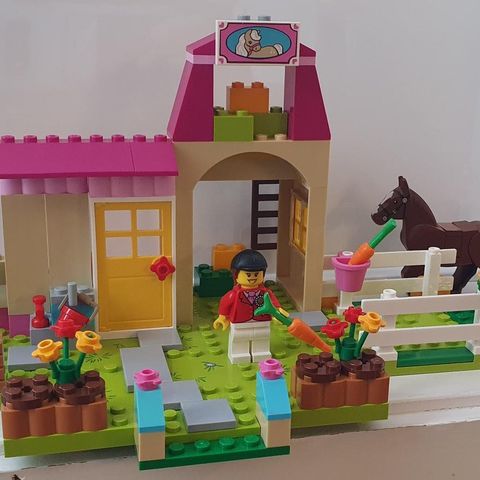 LEGO Juniors "Bondegård med ponnier" (10674)