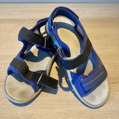 Sandal