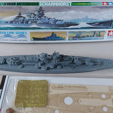 Scharnhorst - Tamiya 1:700 skala - med tredekk