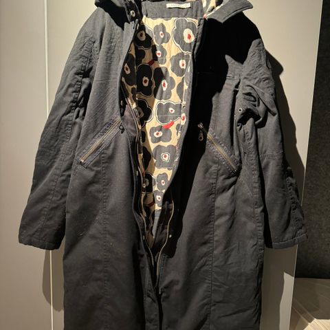 Svart parkas