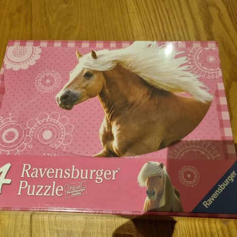 Uåpnet Ravensburger puzzle med hest