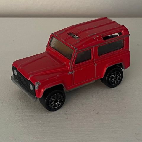 Flott Rød Majorette Land Rover 90