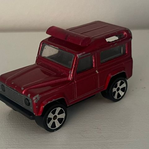 Flott Rød metallic Majorette Land Rover 90