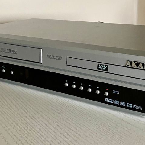 AKAI VHS+DVD Kombispiller