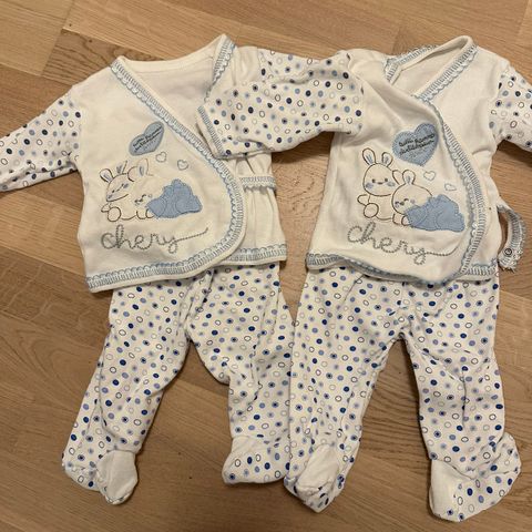Tvillingklær til babygutter