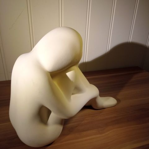 Flott eldre IKEA Skulptur NÅGON