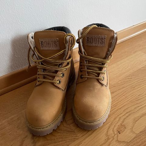 Nye boots til vinter str 31