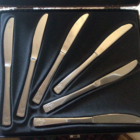 Kr 190 Hardanger 6 fruktkniver som nye i originalt etui, Nypris 800kr