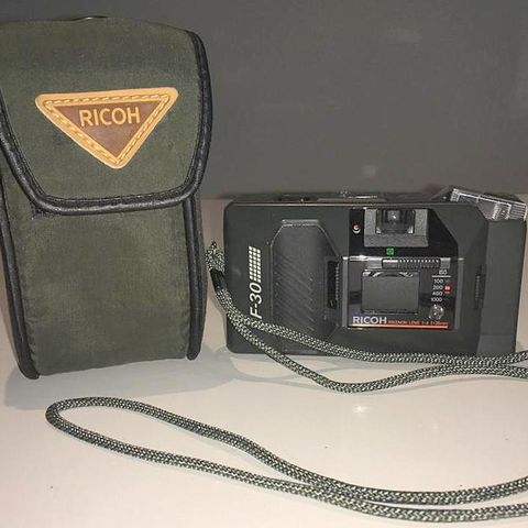 Ricoh XF 30,Point 'n Shoot 35mm kamera, Rikenon 4/35mm linse, etui *LES