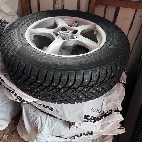 Nokian hakkapeliitta 10 suv: 215/70R16