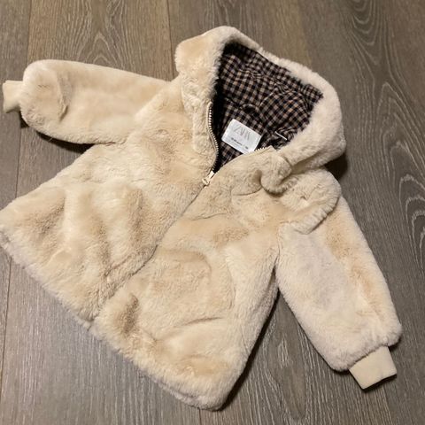 Faux fur Jakke fra Zara str. 92 🐑