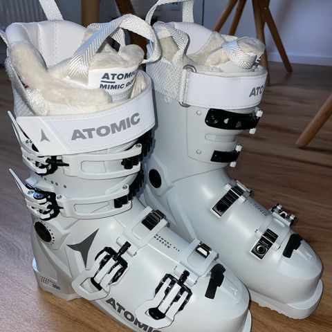 Atomic Hawx Ultra 95 - Slalomsko Dame - NY PRIS!