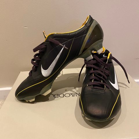 Nike Mercurial Vapor 2 str 40