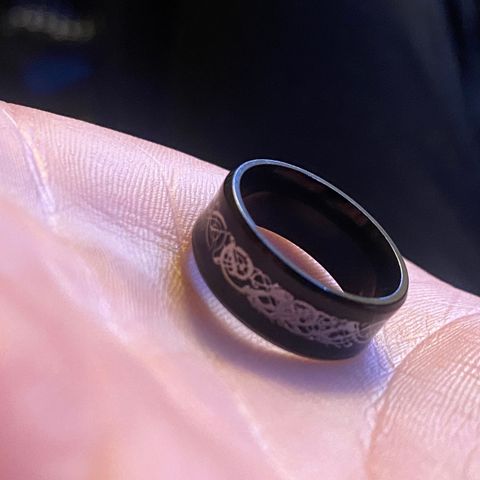 Svart og sølv dragon ring