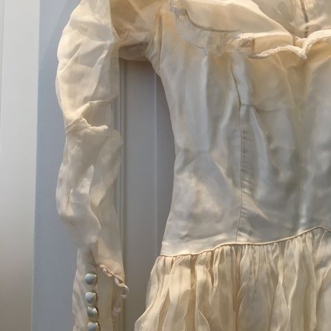 Vintage ivory brudekjole i tynn silke