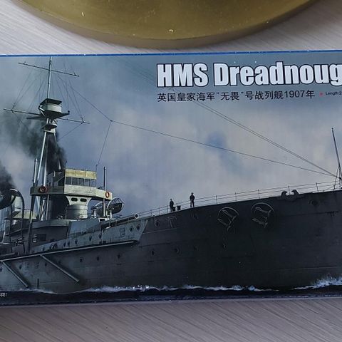 HMS Dreadnought - Trumpeter 1:700 skala - med tredekk