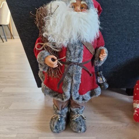 Staselig nisse søker nytt hjem.