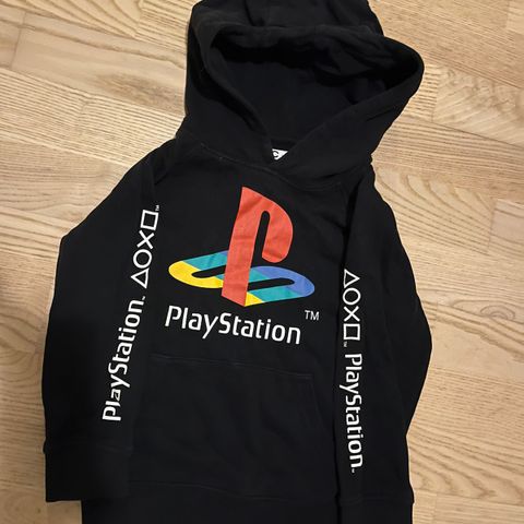 Playstation genser str 110/116