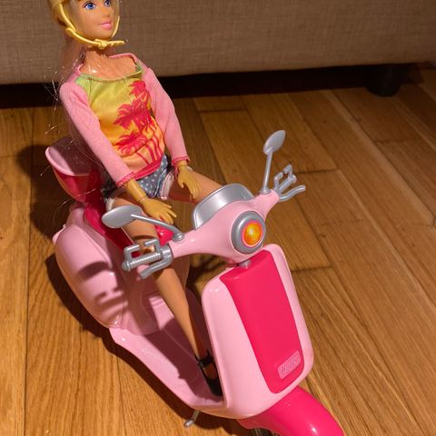 Barbie bil scooter