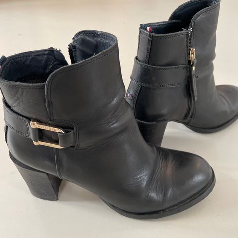 Boots- Tommy Hilfiger- ubetydelig brukt- str 38 - så KULE