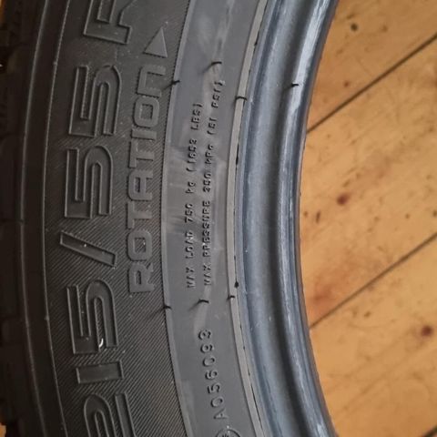 NOKIA VINTERDEKK 215/55r17