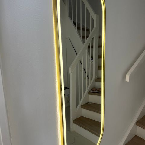 speil med  led lys 50x150 cm