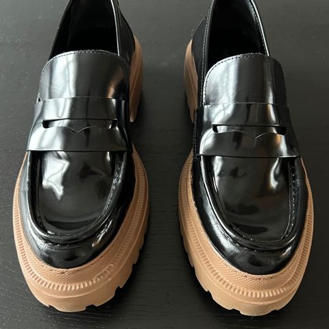 Chunky Roots patent leather loafers