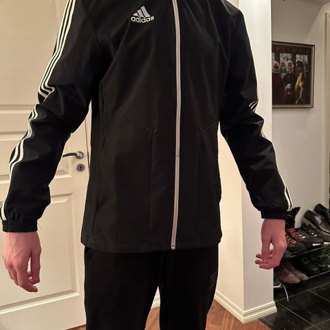 Klassisk Adidas trening/regnjakke