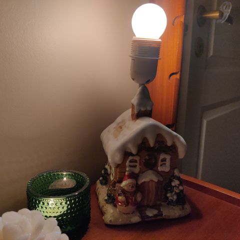Bordlampe med julemotiv